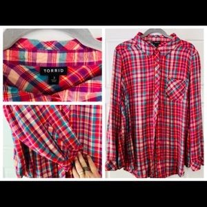 Colorful button down. Brushed cotton feel. Torrid size 3. Light fabric.
